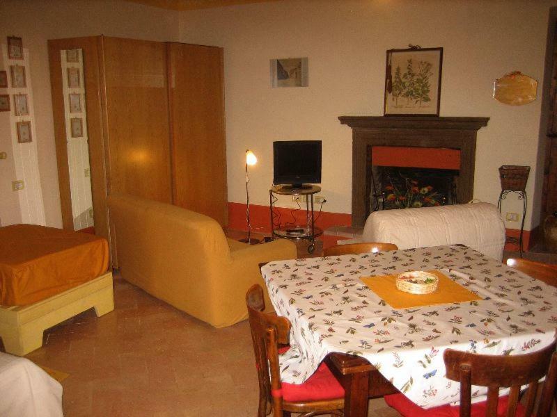 Bed & Breakfast Del Teatro Cagli Kültér fotó