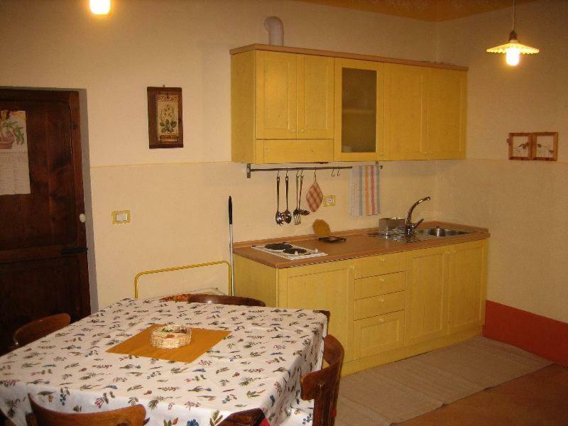 Bed & Breakfast Del Teatro Cagli Kültér fotó